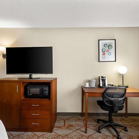 Best Western Fremont Angola I-80 90 Toll Road Exterior photo