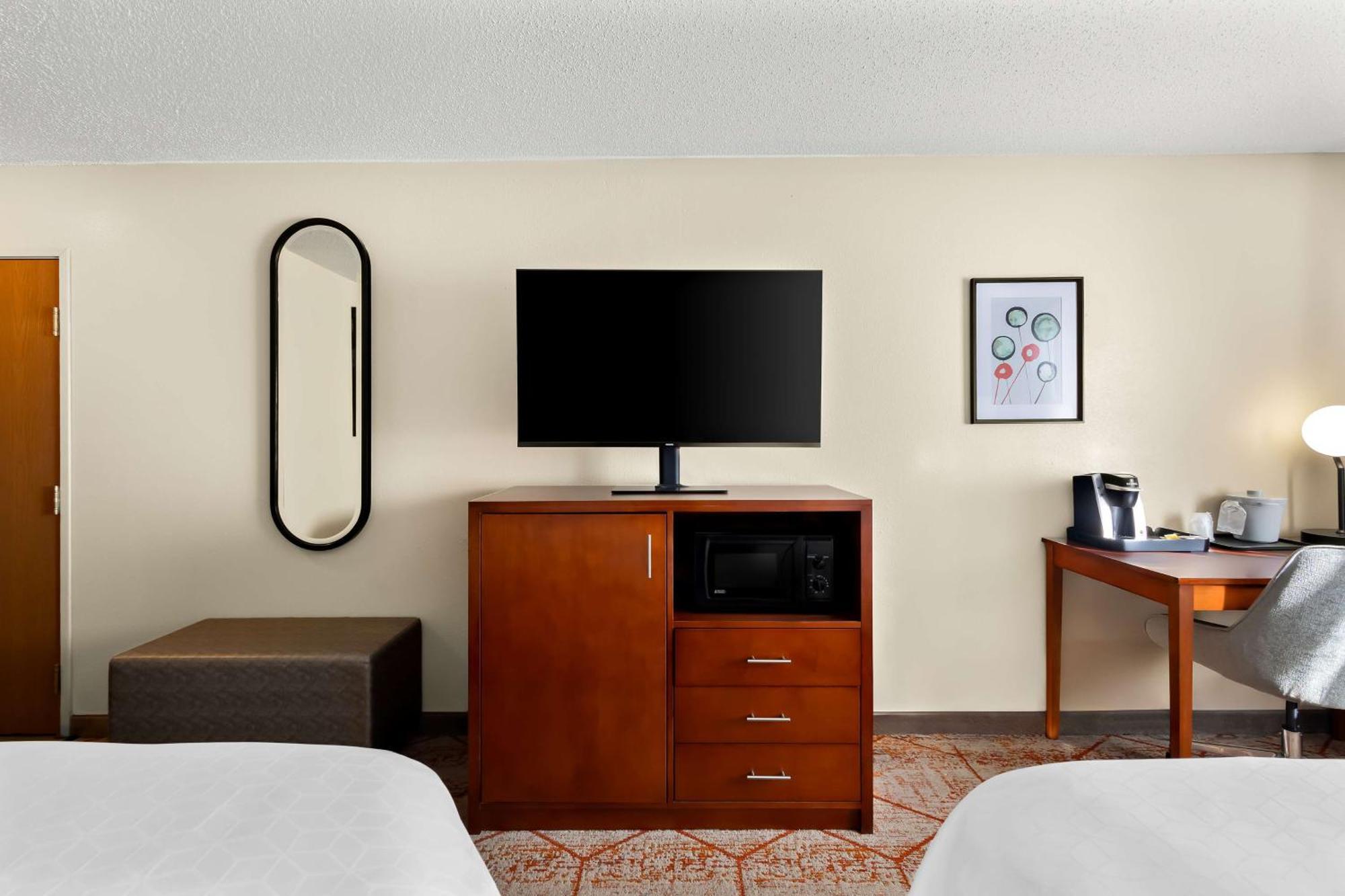 Best Western Fremont Angola I-80 90 Toll Road Exterior photo