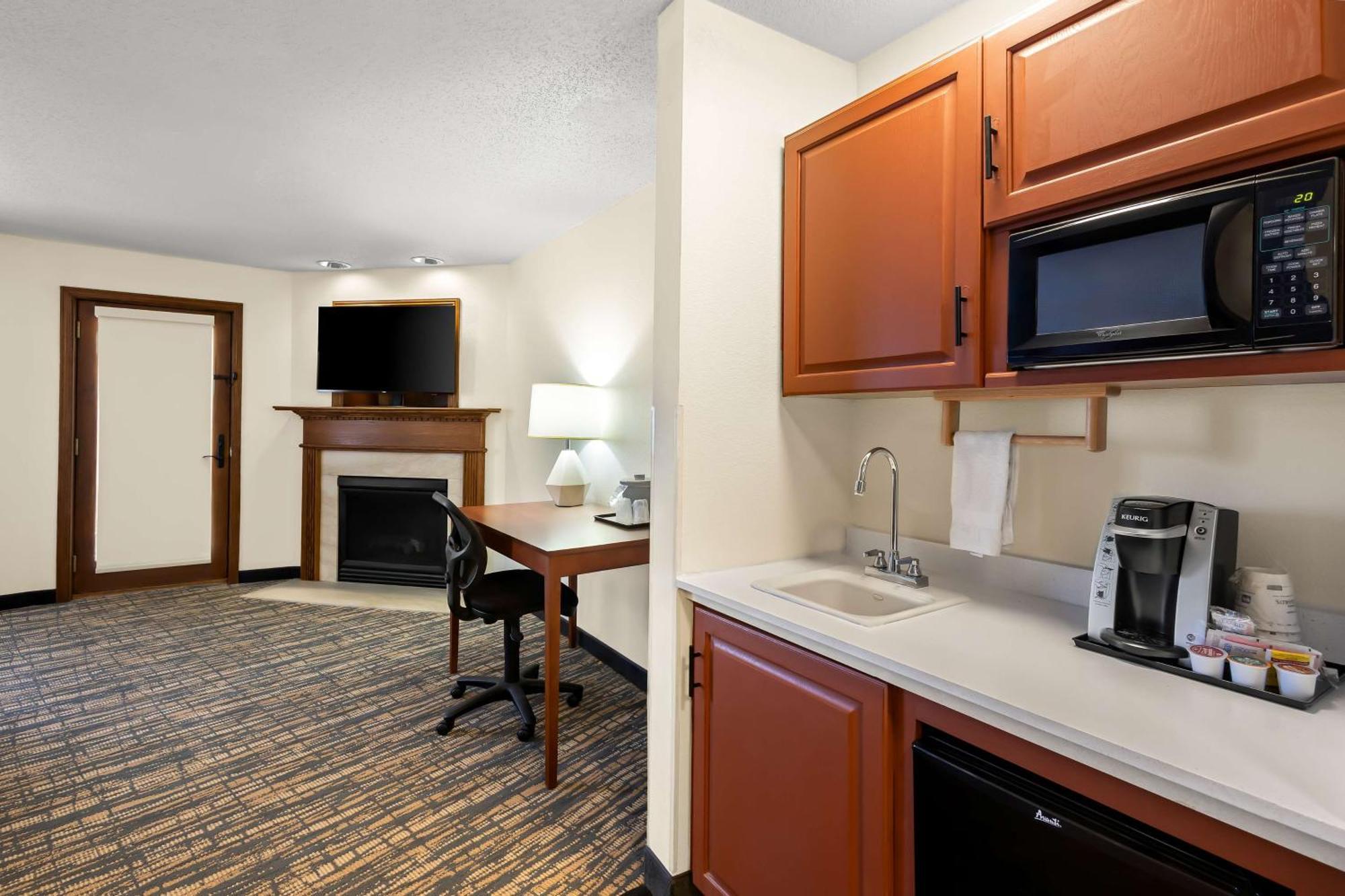 Best Western Fremont Angola I-80 90 Toll Road Exterior photo